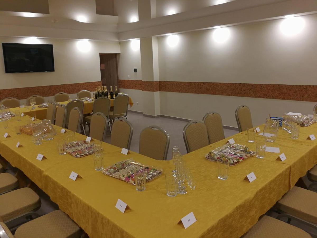 Viesbutis Kelyje Ξενοδοχείο Ουτενά Εξωτερικό φωτογραφία